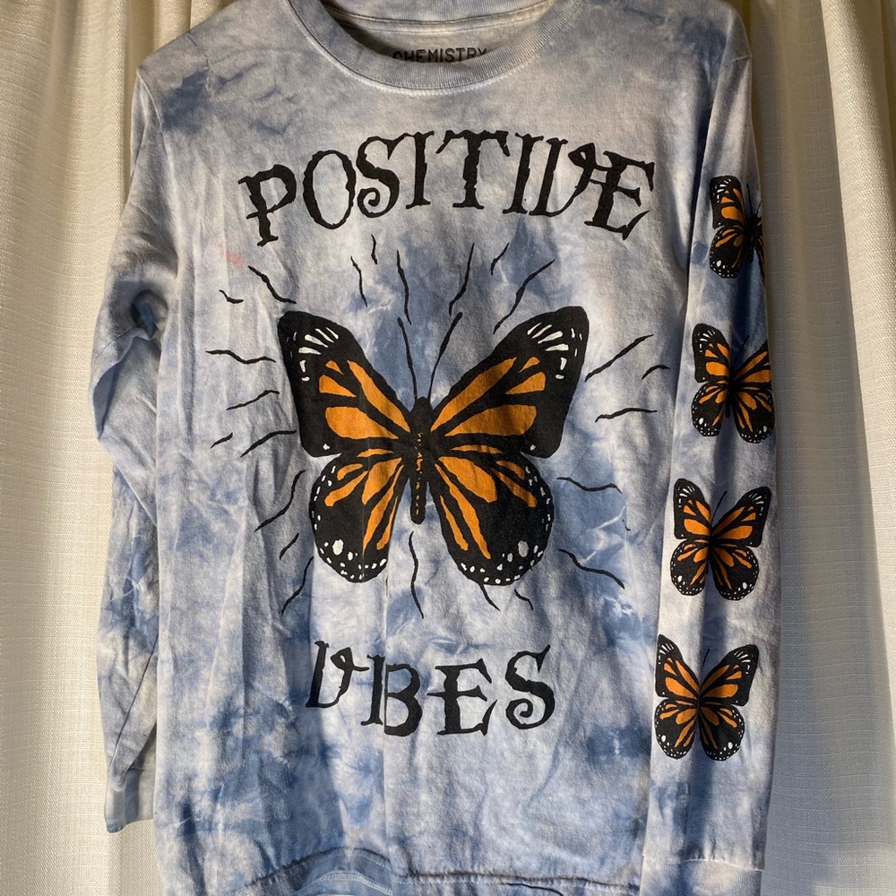 Young Women’s (juniors) Sz small positive vibes long sleeve